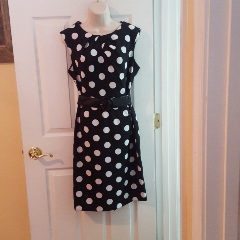 Studio1 One black and white polka dotted dress
